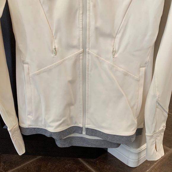 Lululemon crème with grey trim jacket - Picture 2 of 4